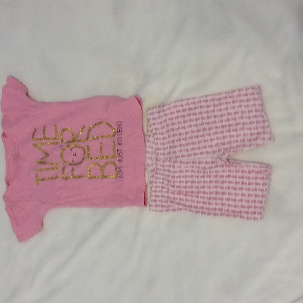 Short Set - Picture 2 of 3